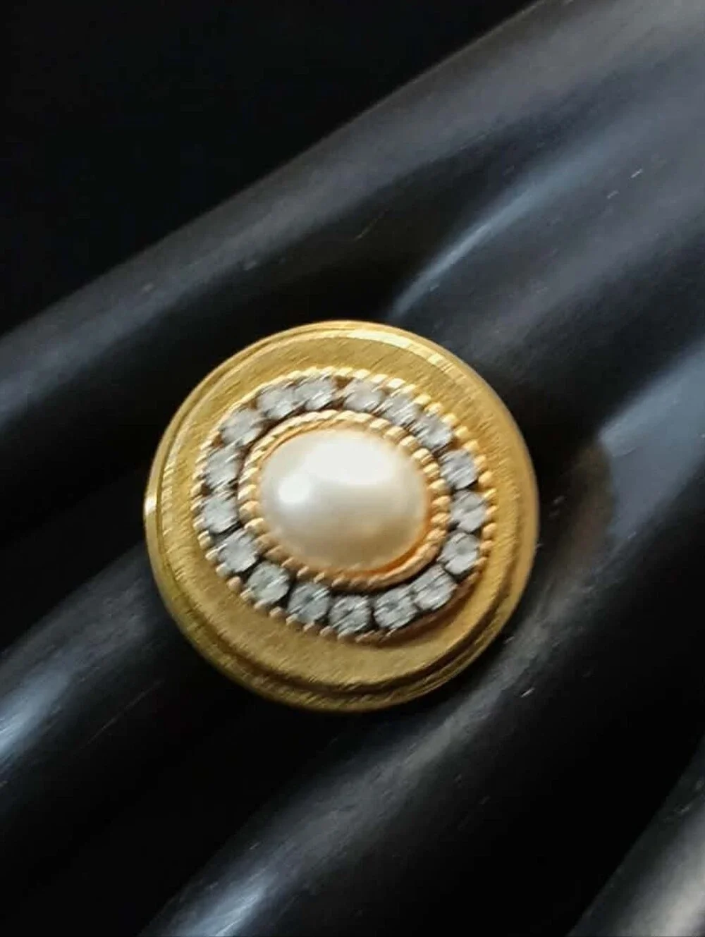 Vintage 80’s Faux Pearl Rhinestone Gold Tone Ring Adjustable Statement Ring